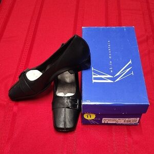 White Mountain Women's Elegant Black Flats